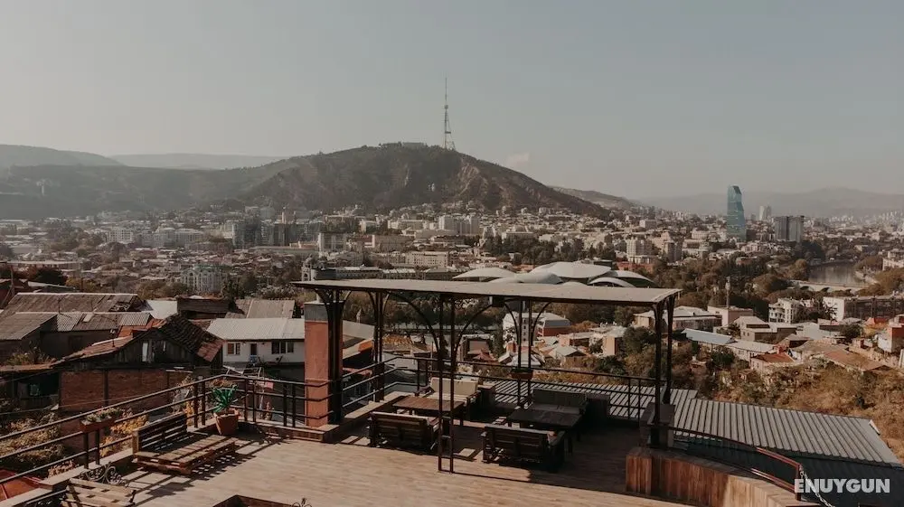 Hotel Livin - Dış Mekanlar