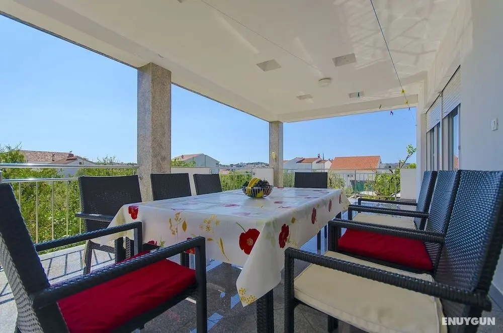 Ljuba - Nice Garden - A4 - Öne Çıkan Resim