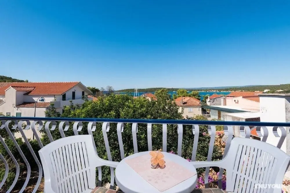 Ljube - Quiet Location & Close to the Beach - A3 - Dış Mekan