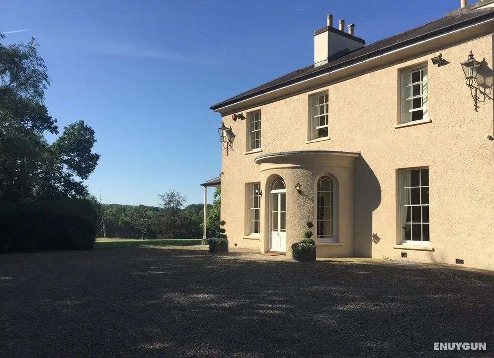 Llwynhelig Manor - Öne Çıkan Resim