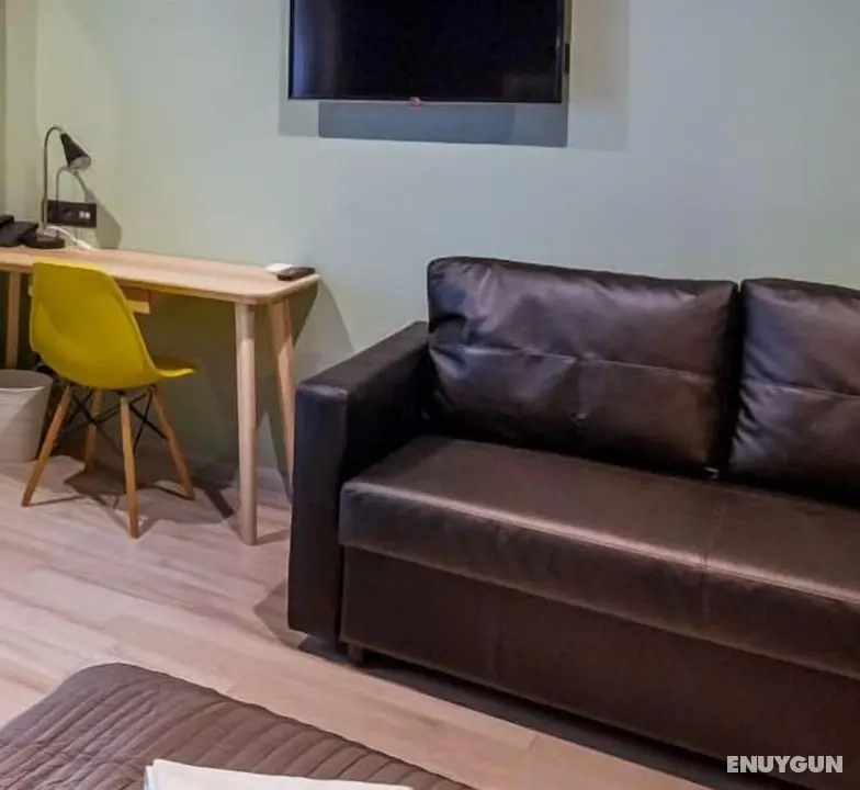 Local Hotel - Öne Çıkan Resim