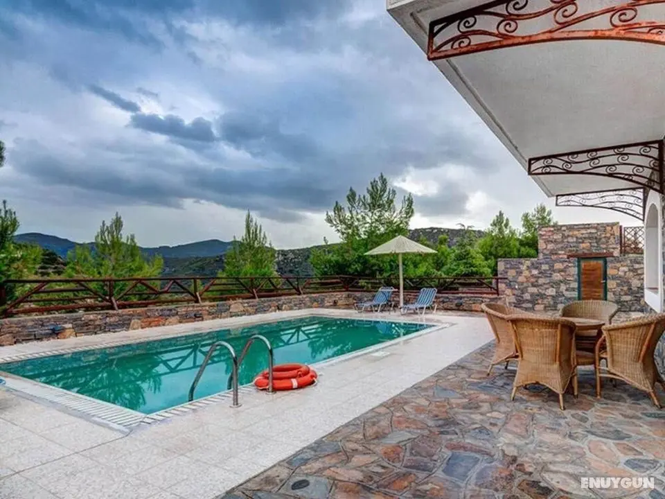 Villa Located in Picturesque Village, Pool, BBQ Near the Beach - Dış Mekan