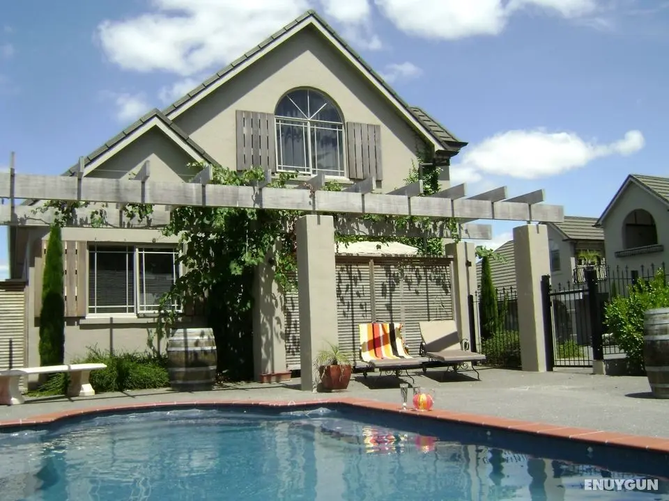 Lodge Bordeaux - Öne Çıkan Resim