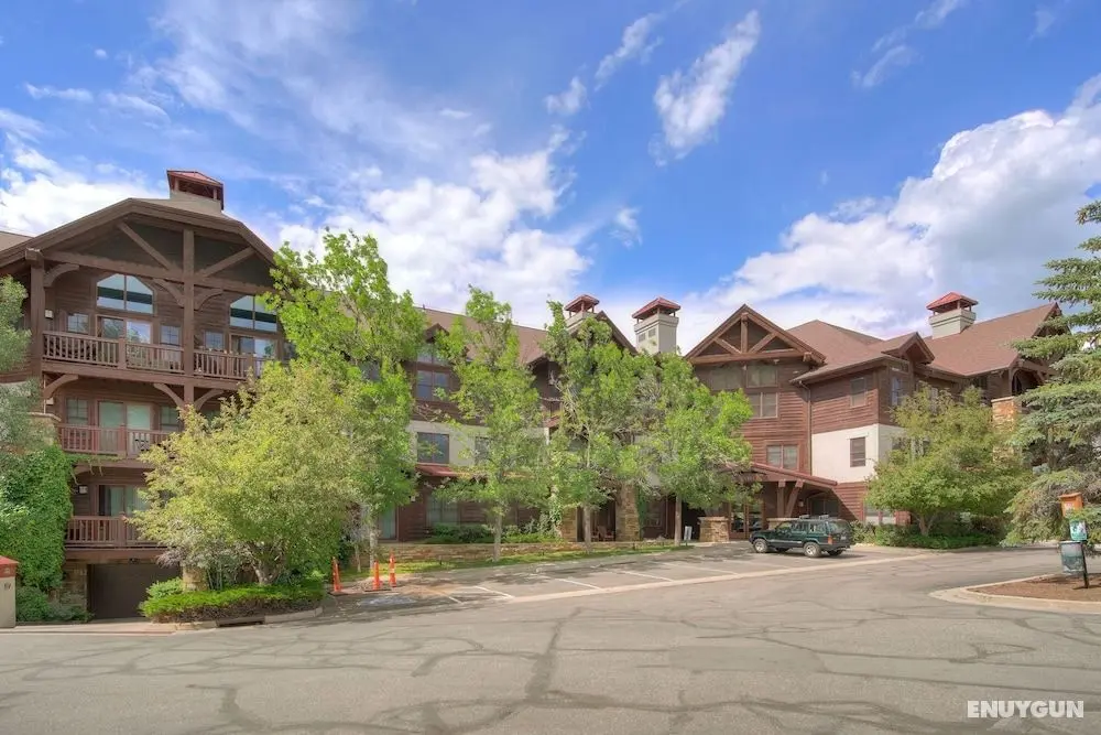 Lodge at Brookside - Öne Çıkan Resim