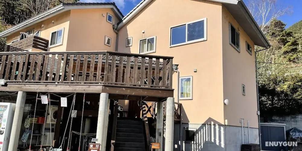 Lodge Orange Cabin - Öne Çıkan Resim