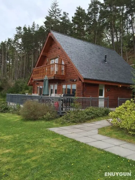 Lodges on Loch Ness - Öne Çıkan Resim