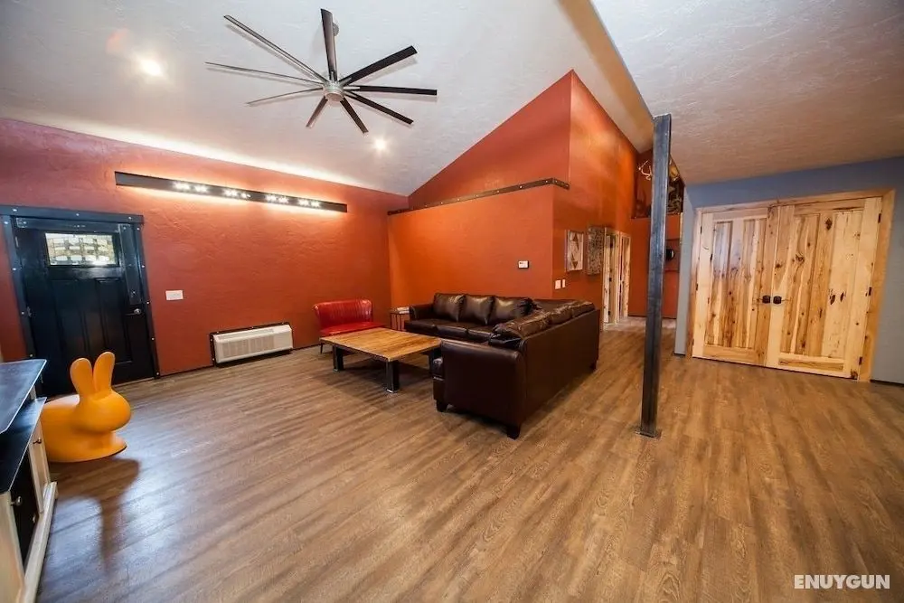 Log Cabin Lodge & Suites - Öne Çıkan Resim