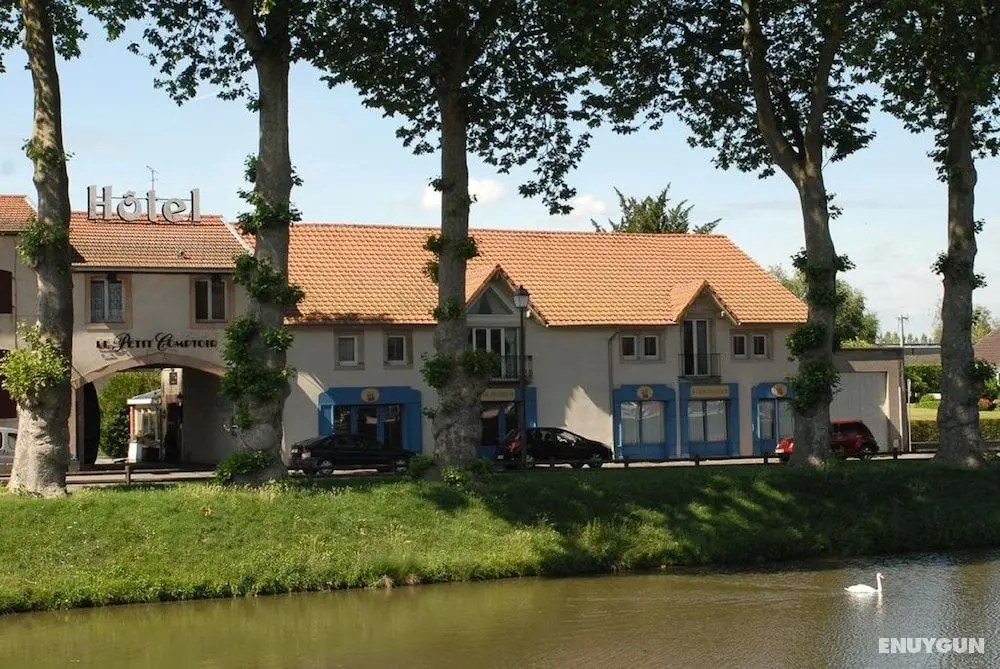 Logis Hôtel Les Pages - Dış Mekan