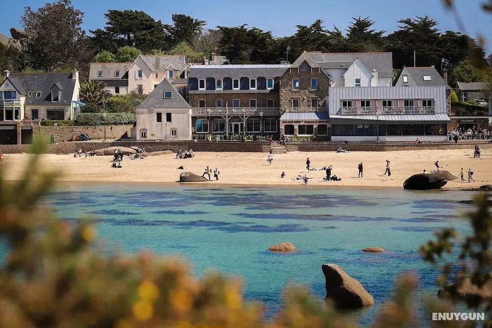 Logis Hôtel Saint-Guirec et de la Plage - Dış Mekan