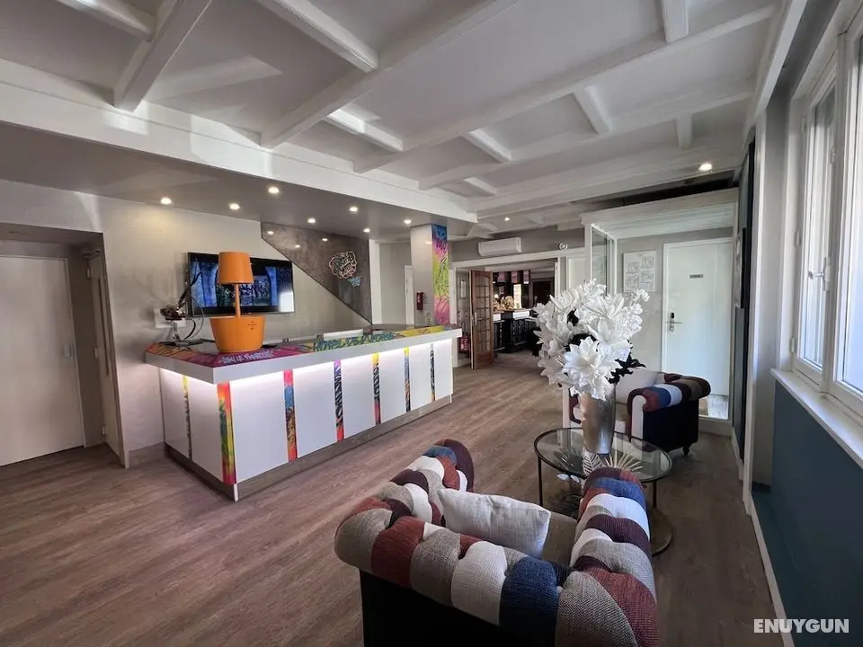 Logis Hôtel Spa de la Poste - Lobi