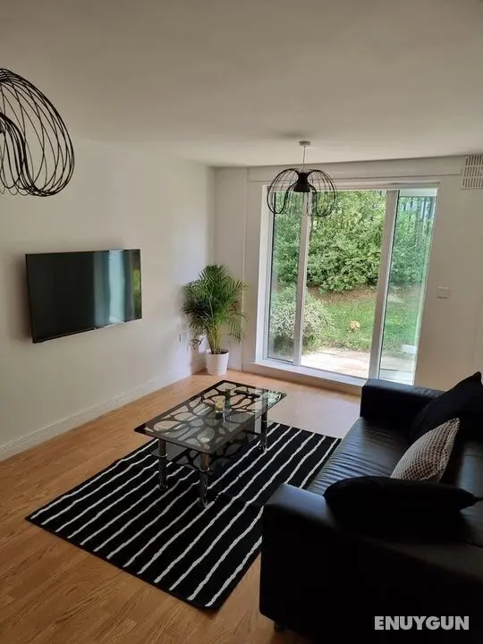 London City Stays - Modern 2 Bedroom Apartment With Free Parking AND GYM Access - Öne Çıkan Resim