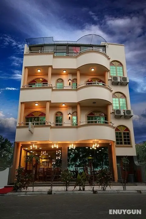 Loona Hotel - Öne Çıkan Resim