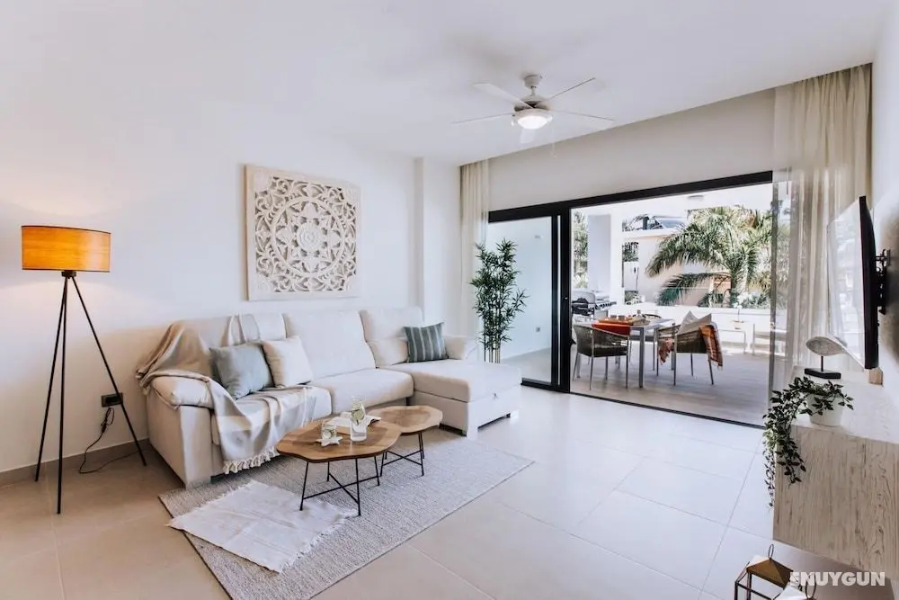 Los Corales Beach Steps Condo C101 - Oda