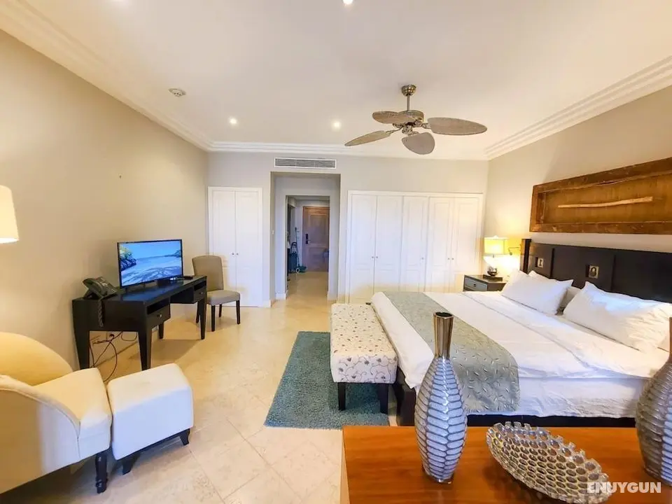 Los Corales Cozy Garden Views Condo C202 - Oda