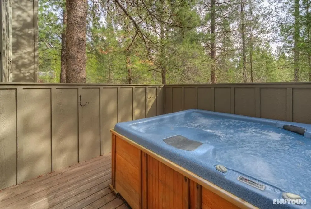 Lost Lane #8 by Village Properties at Sunriver - Spa