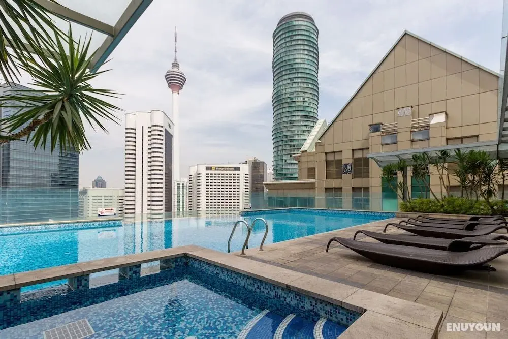 Lot 163 Suites at Kuala Lumpur City Centre - Havuz