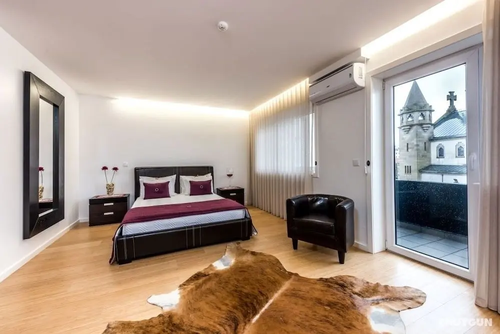 Lounge Inn - Öne Çıkan Resim