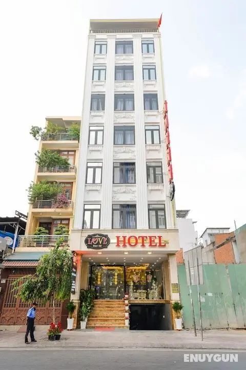 Love Hotel Airport - Öne Çıkan Resim