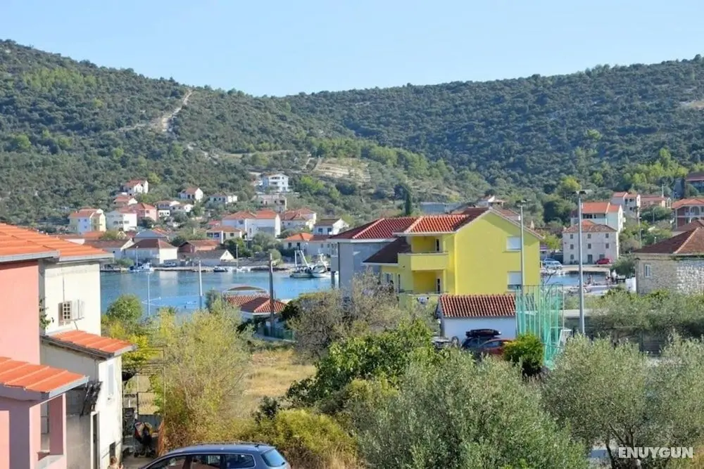 Lovely 2-bed Apartment in Vinisce, Close to Beach - Öne Çıkan Resim