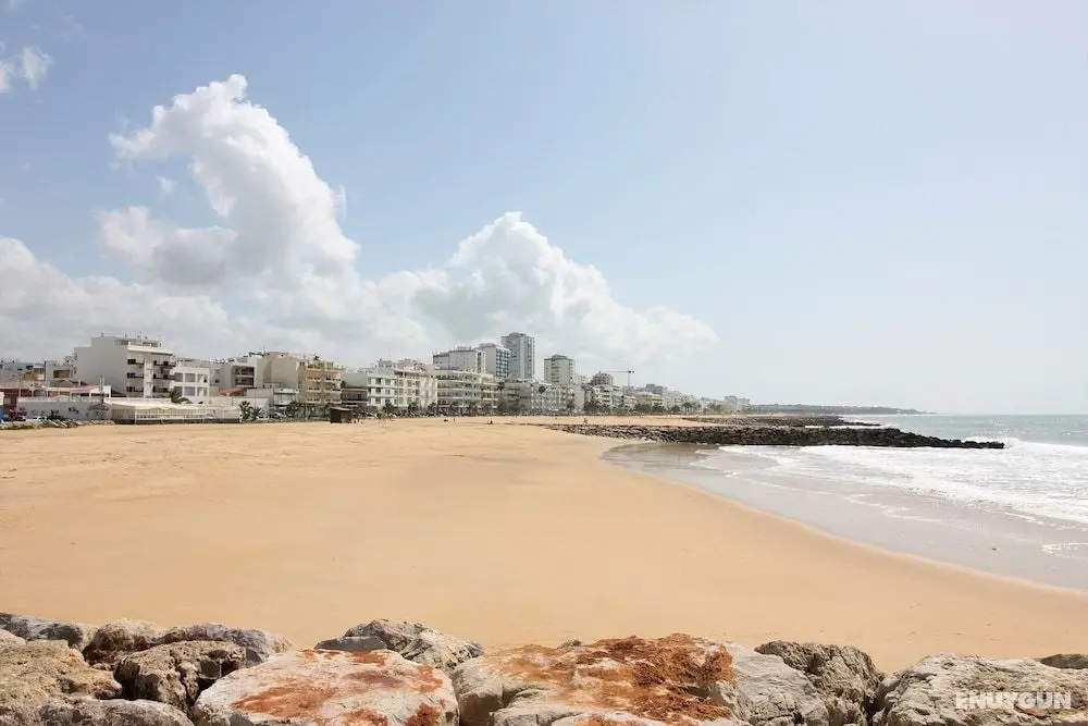 Lovely 2 -bedroom Vacation Apartment In Quarteira - Plaj