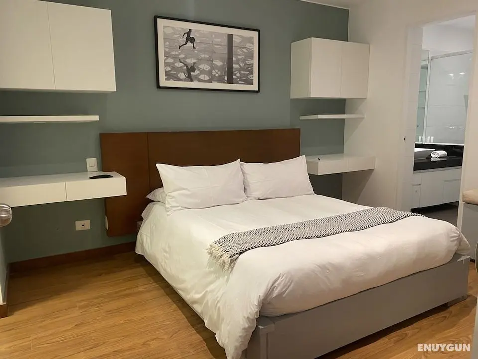 Lovely 2BR with Balcony in Miraflores - Oda