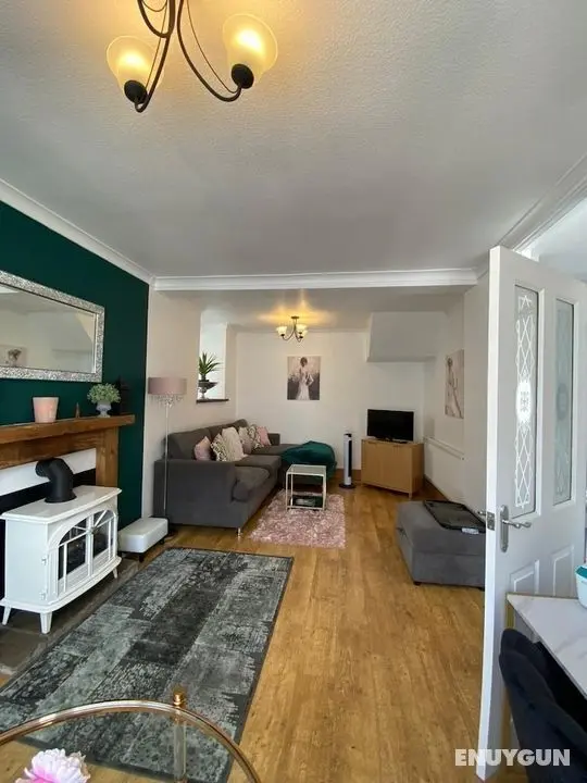 Lovely 3-bed House in Bridgend 7min From Porthcawl - Oda