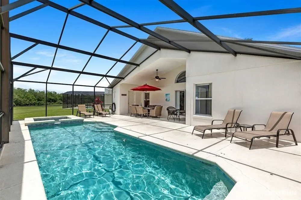 Lovely 4 Bedroom, 3.5 Bath Home With South Facing Pool and spa - 521 - Oda