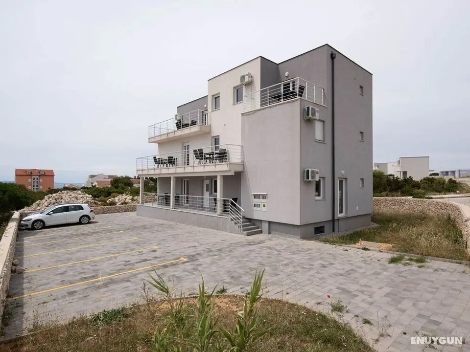 Lovely Apartment in Novalja near Sea Beach & Town Center - Dış Mekan