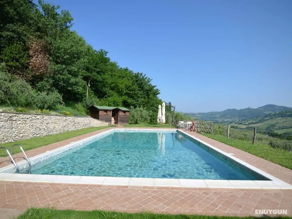 Lovely Holiday Home With Pool in Monte Colombo - Öne Çıkan Resim