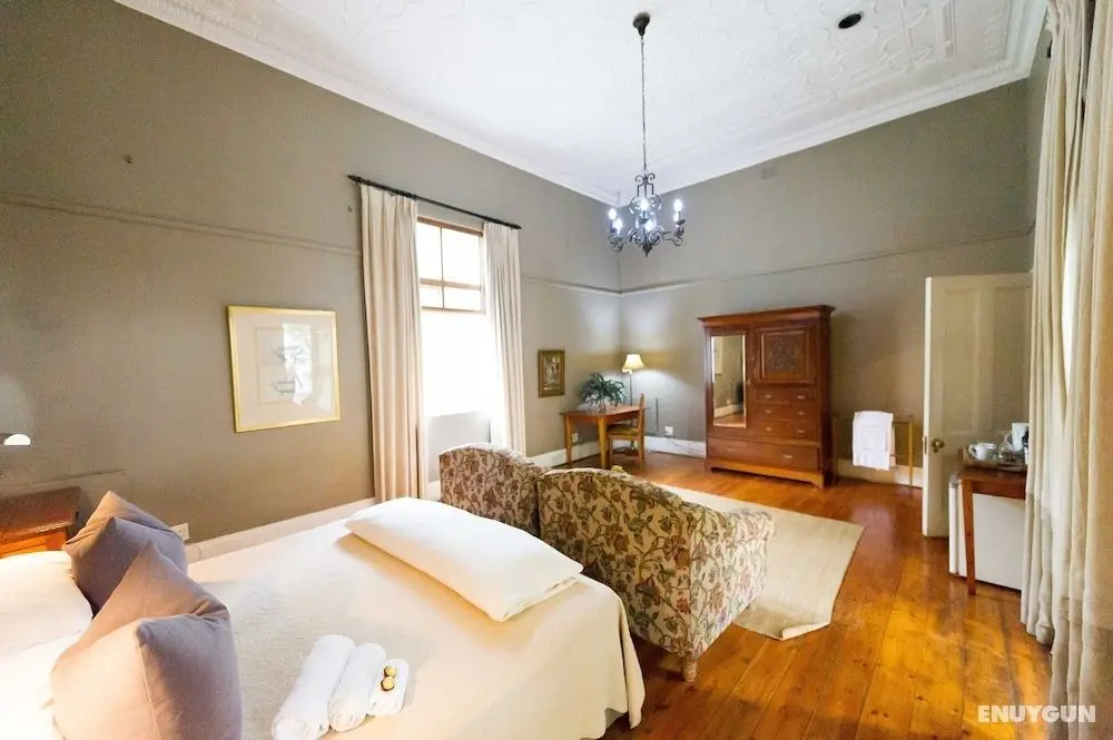 Lovely Spacious Room With Breakfast on one of our top Picks in Pretoria - Oda