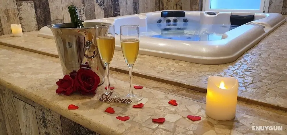 Loveroom La Garçonn'hyeres - Öne Çıkan Resim