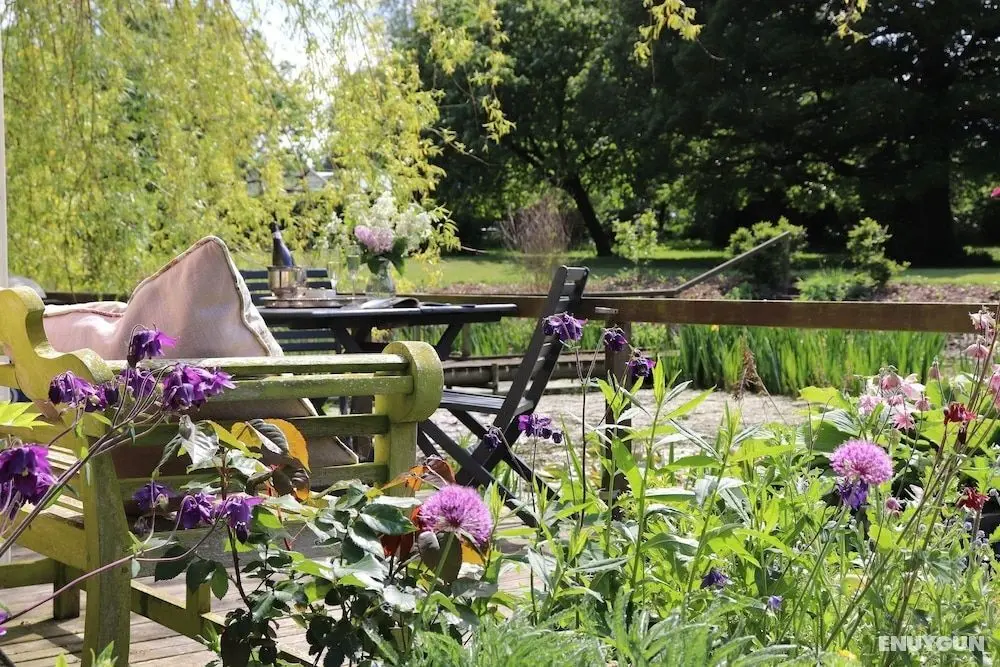 Low Farm Cottages - Öne Çıkan Resim