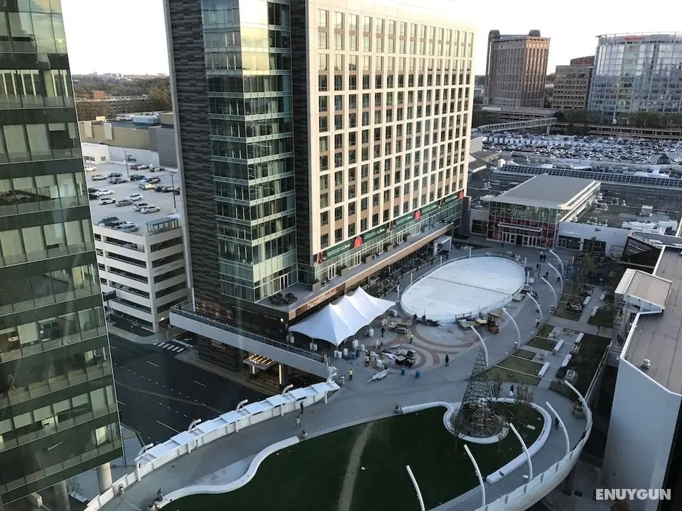 LRV at Tysons Corner - Öne Çıkan Resim