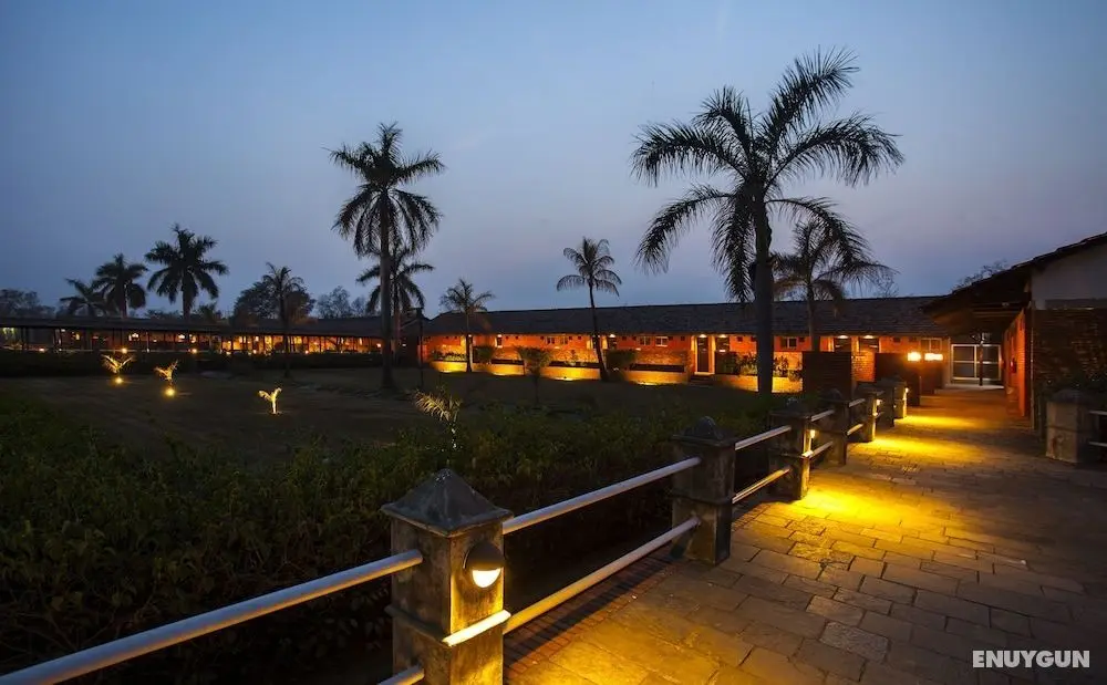 Lumbini Hokke Hotel - Dış Mekanlar