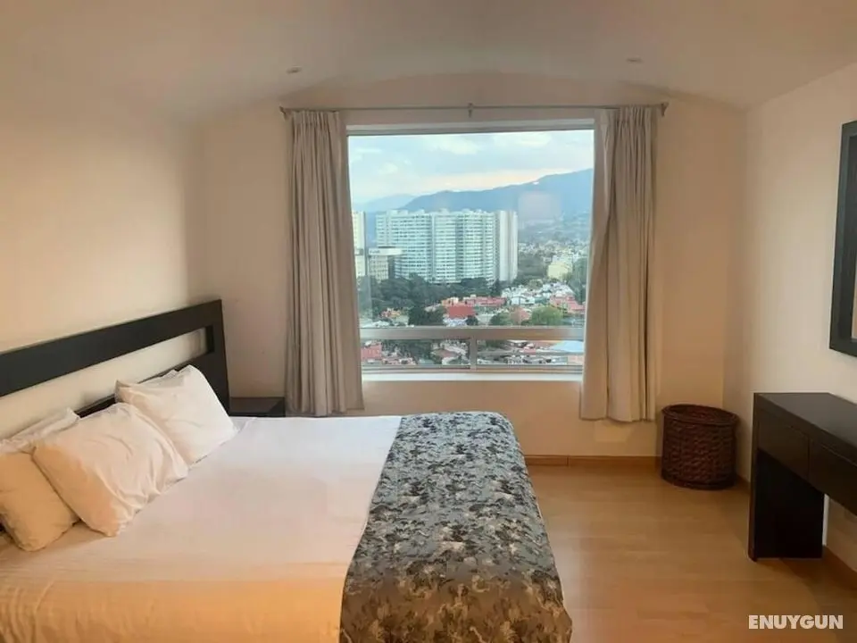 Luminous Condo Stunning Views and Building Amenities - Oda