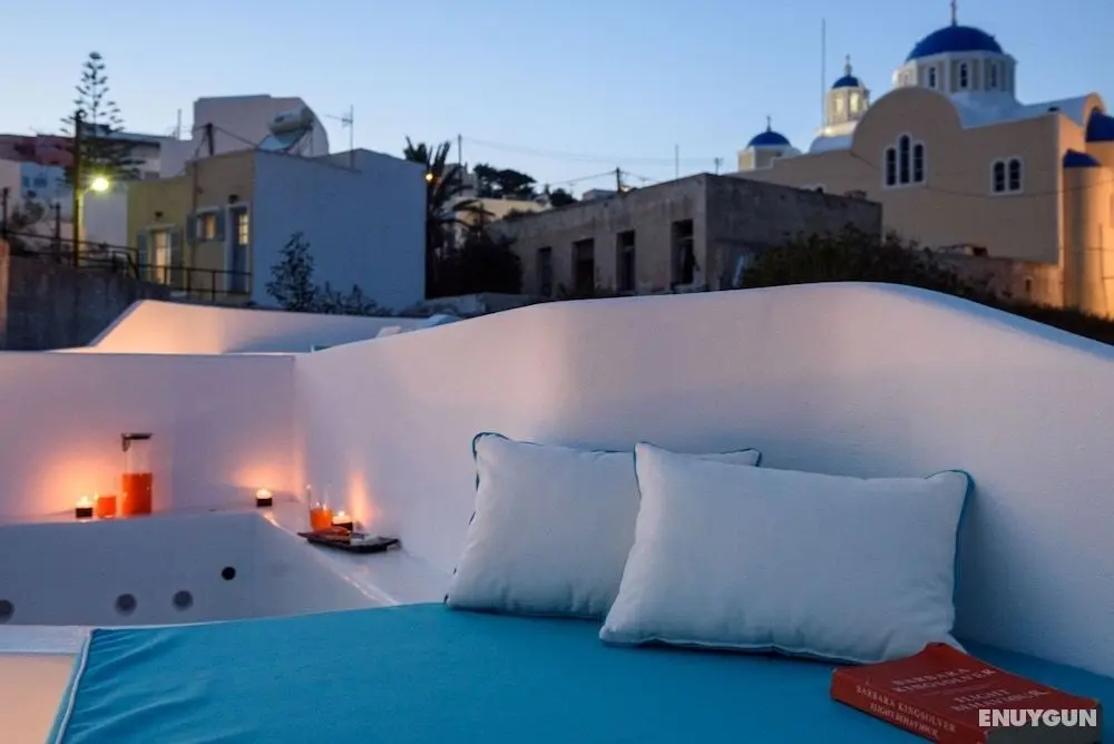 The Luna Cavern 2 with Hot Tub White - Öne Çıkan Resim