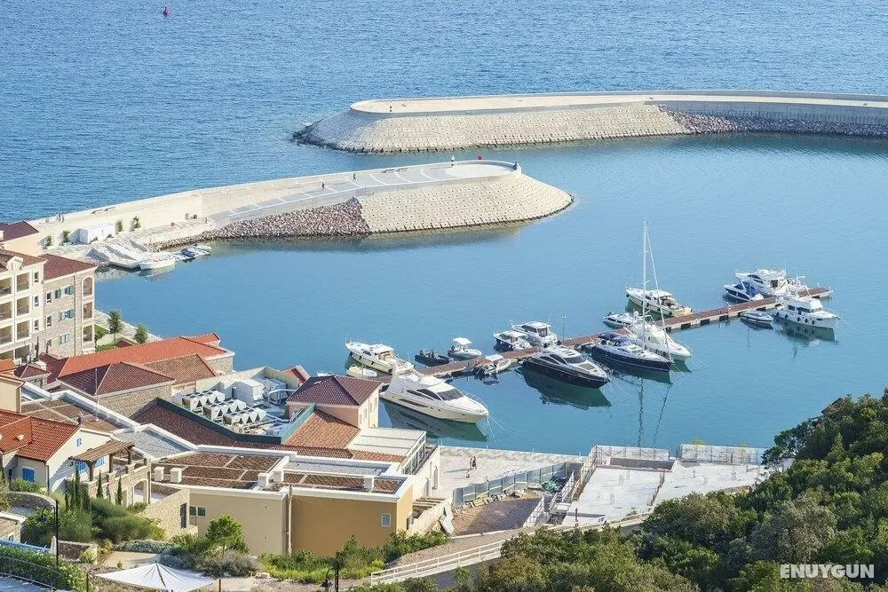 Lustica Bay Marina - Konum Öne Çıkanlar