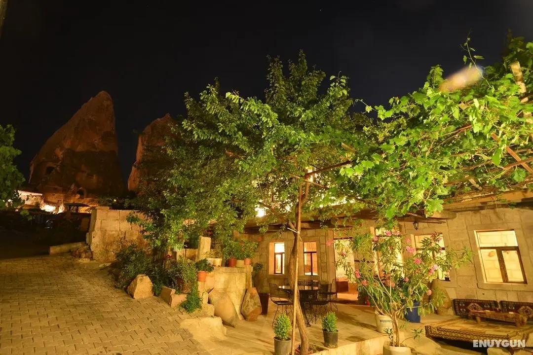 Luwian Stone House - Genel