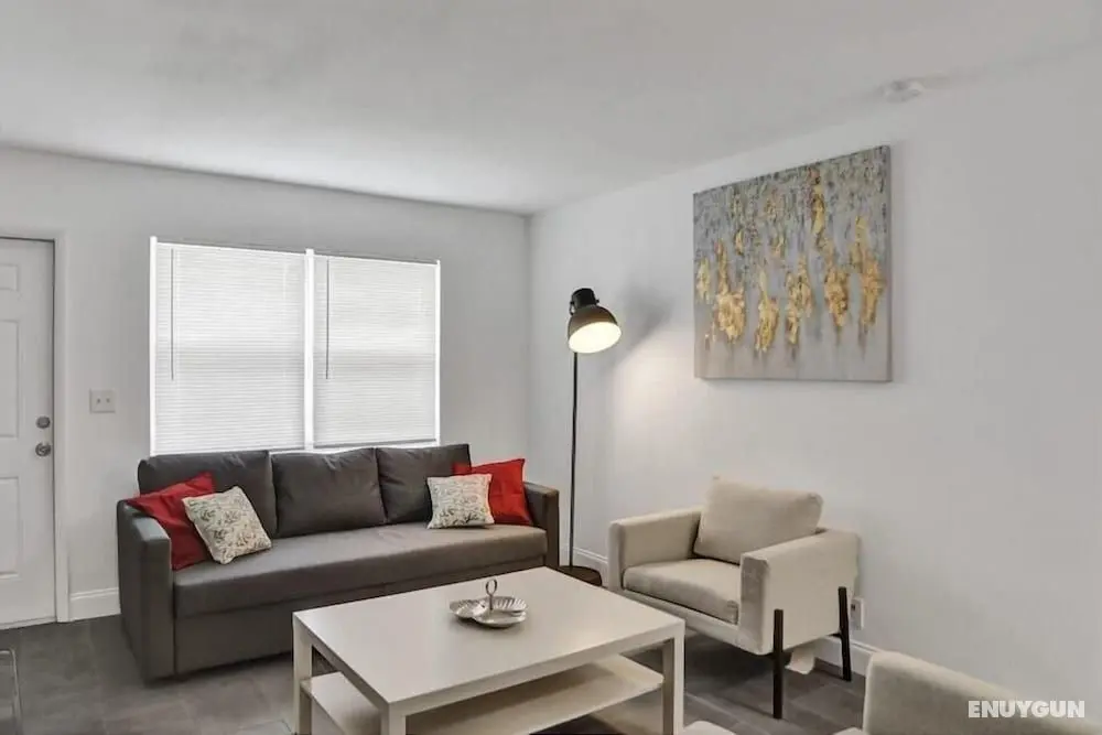 Luxe 2br/1bath, Palm Beach, W/ Free Parking, Outdoor Living Area & Trampoline! - Öne Çıkan Resim