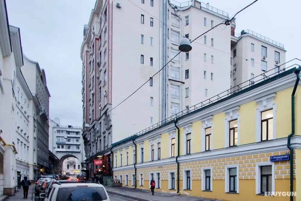 LUXKV Apartment on Gnezdnikovskiy - Konum Öne Çıkanlar