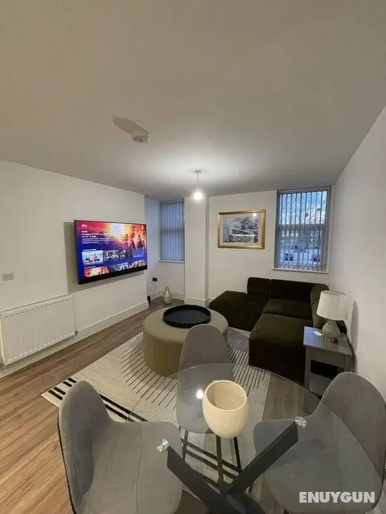 Luxurious 2 Bedroom Apartment With Free Parking - Öne Çıkan Resim