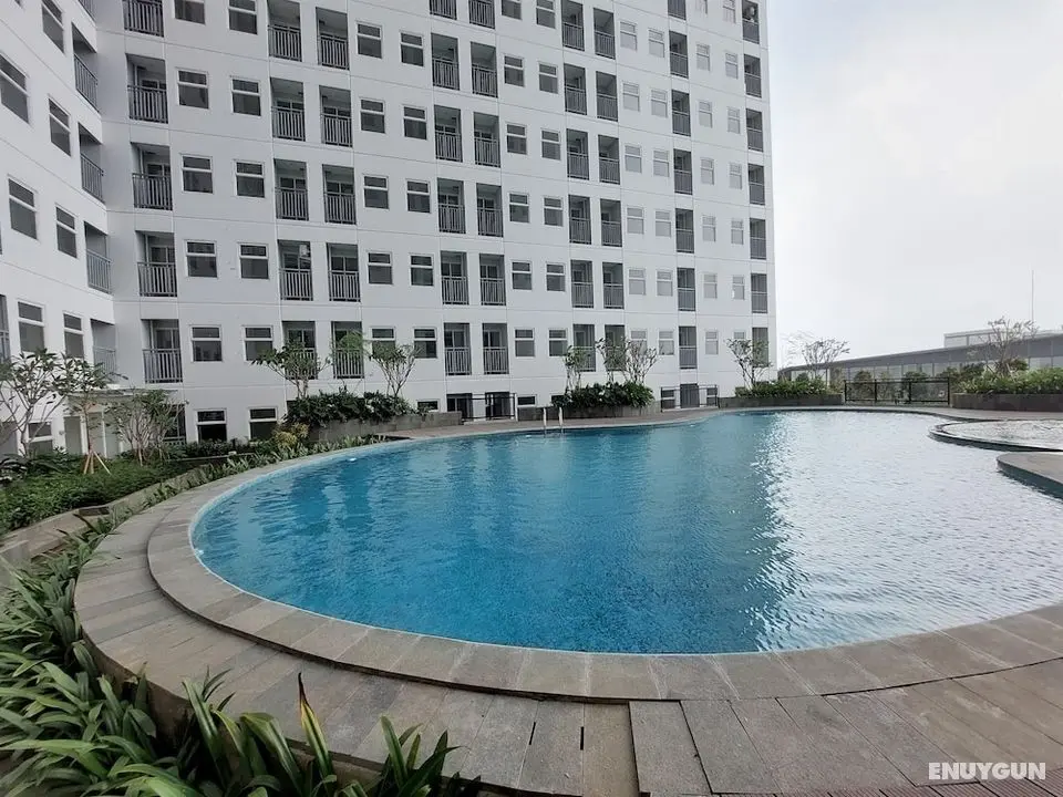 Luxurious 2Br At Serpong Garden Apartment - Havuz