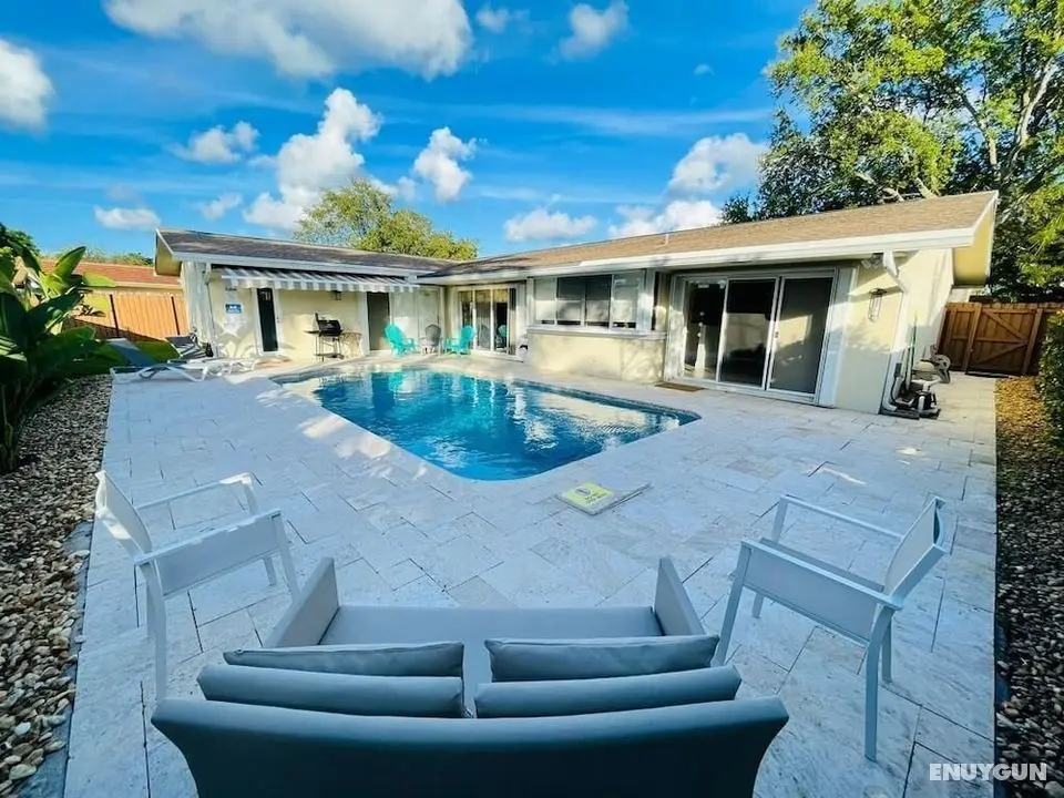 Luxurious 3BR Pool House. Lovely Place - Oda Düzeni