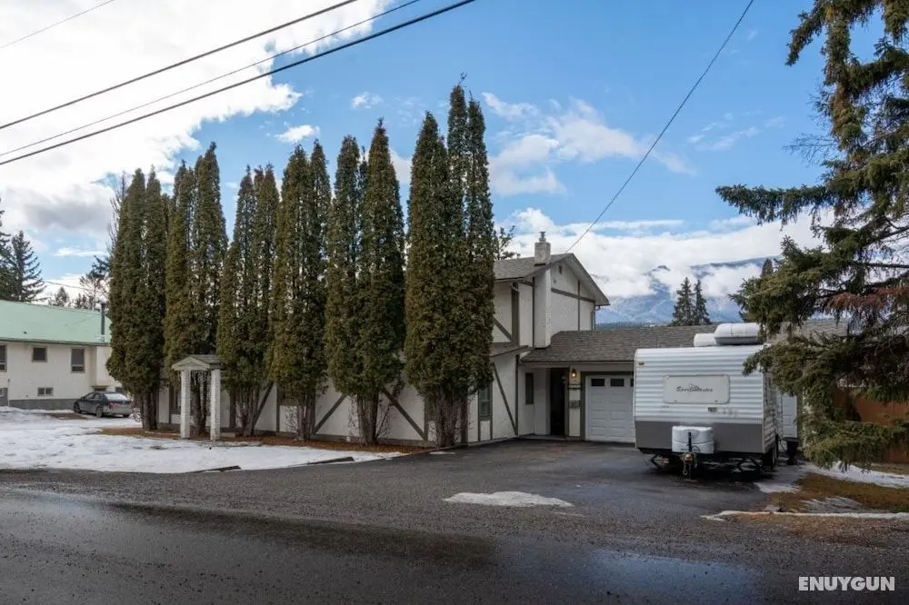 LUXURIOUS 5,500 sqft Home: 5 Br/5 Ba | PRIVATE Pool & Hot Tub | STEPS to Beach - Öne Çıkan Resim