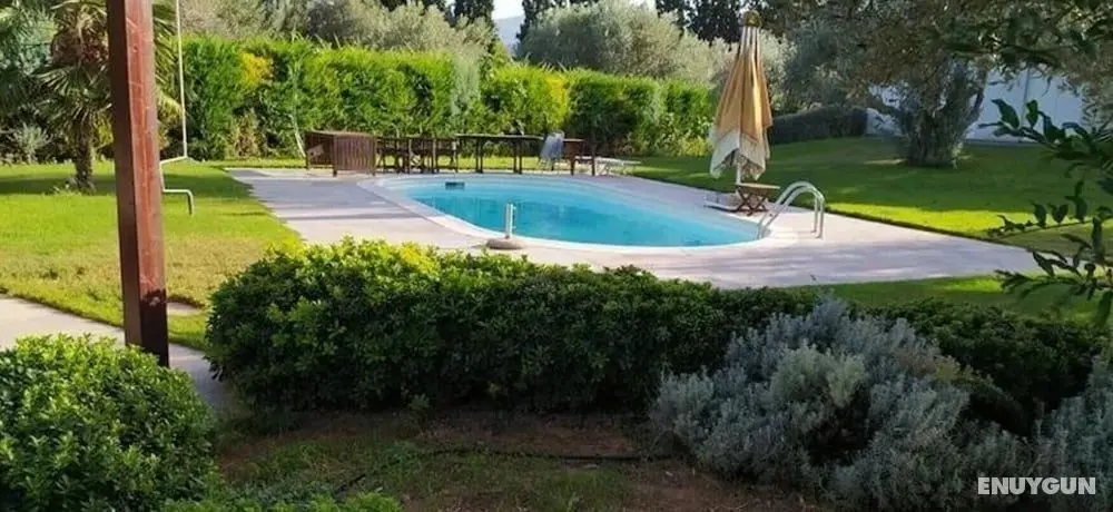 Luxurious 6 Bedroom Villa In a Great Location - Öne Çıkan Resim