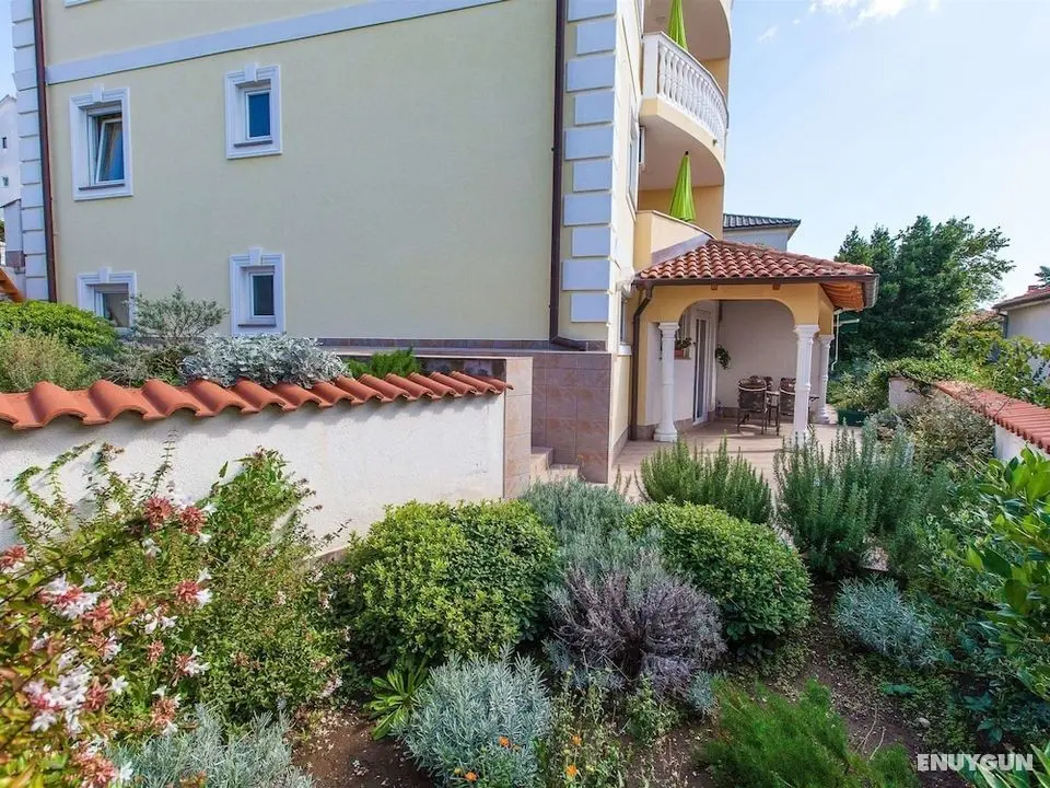 Luxurious Apartment in Kvarner by Sea - Dış Mekan