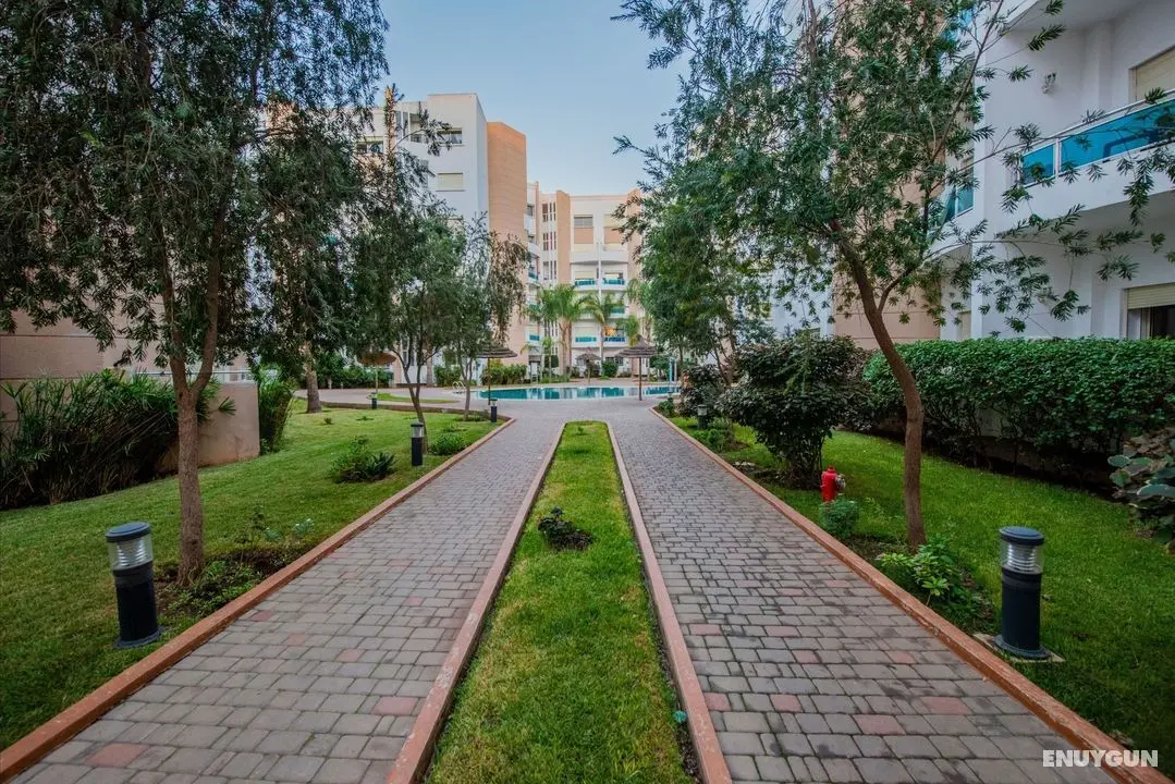 Luxurious Apartment Nouacer Near the Airport Witth Garden View - Dış Mekan
