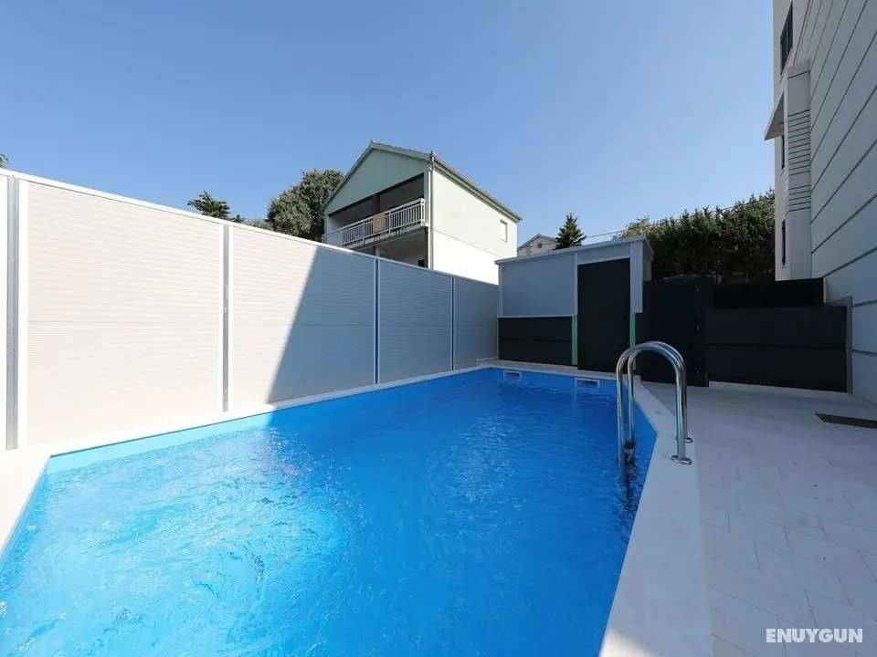 Luxurious Apartment in Seline Dalmatia, Offering sea Views - Havuz