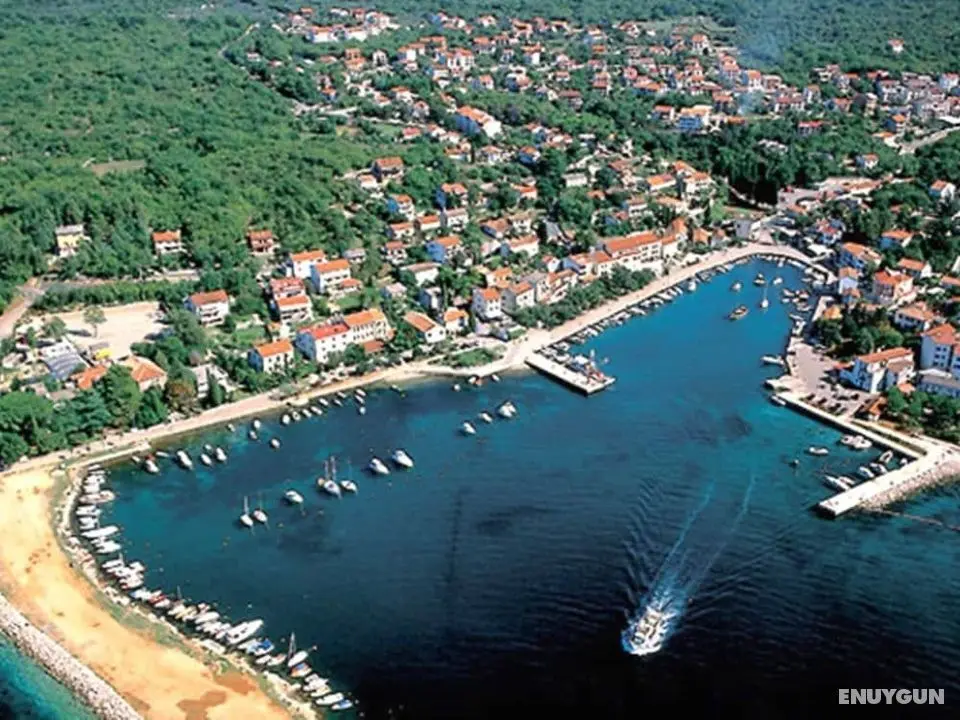 Luxurious Apartment in Sveti Vid-miholjice With Terrace - Konum Öne Çıkanlar