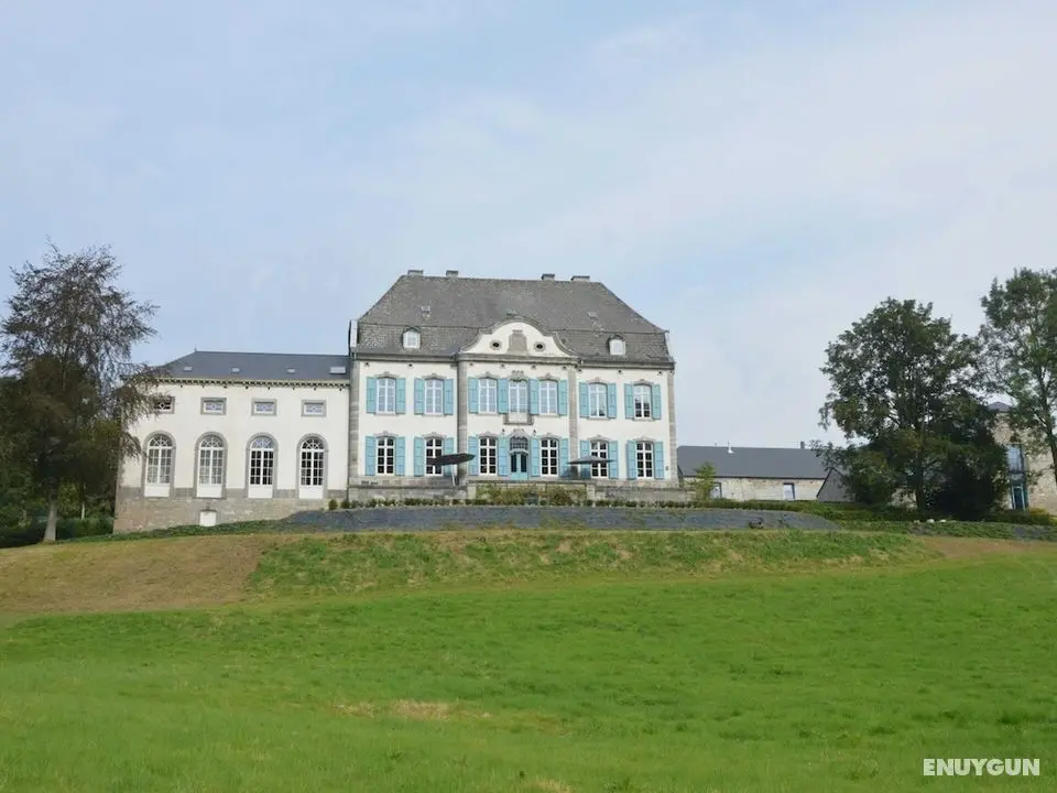 Luxurious Castle in Marchin With Infrared Sauna - Öne Çıkan Resim